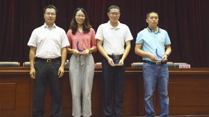 里水鎮表?yè)P精達信公司等7家熱心企業(yè)